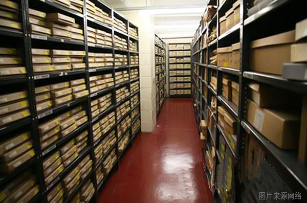 密集架為何會成為檔案室庫房的辦公必需品? 深圳海發辦公家具